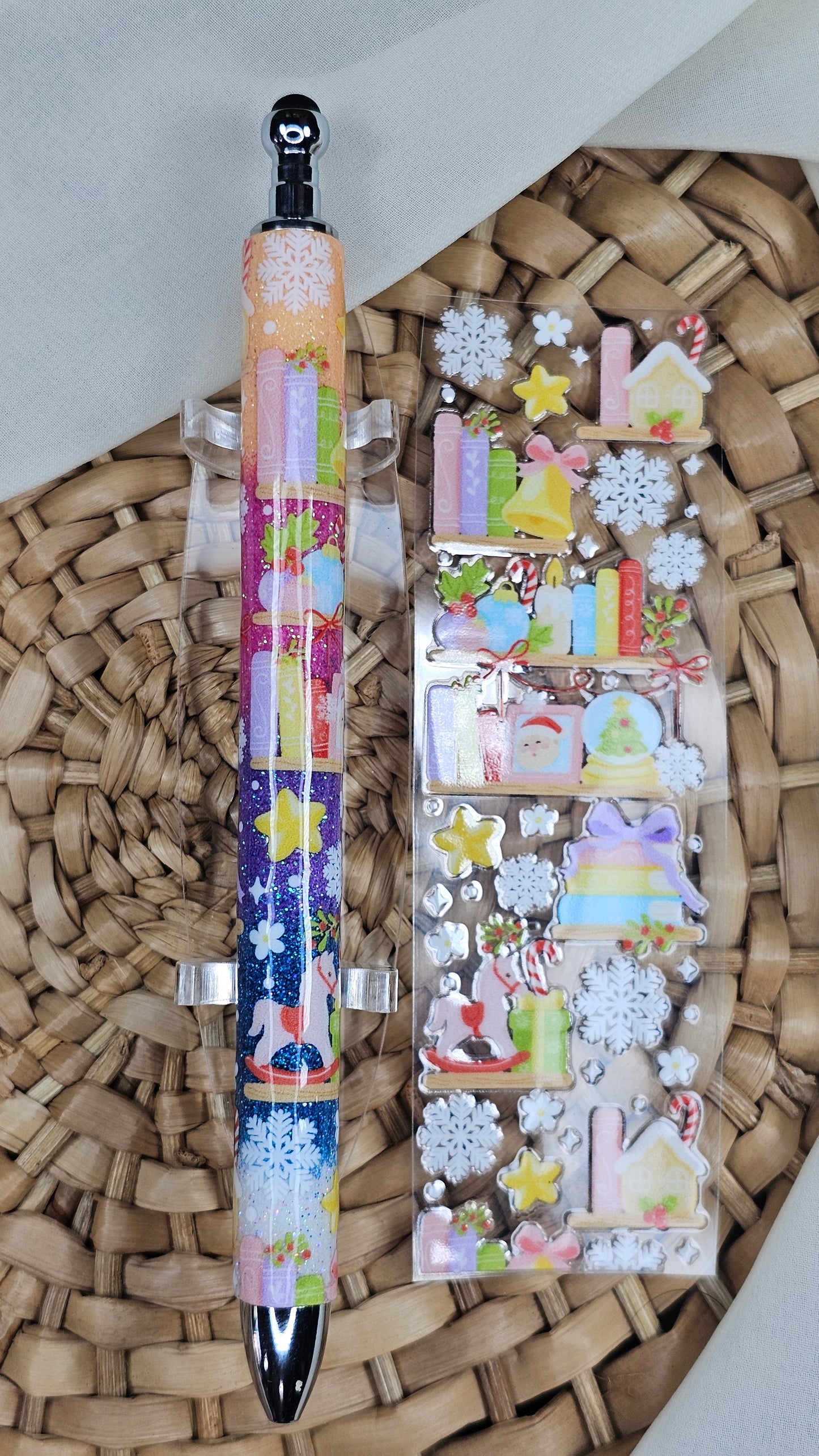 Holiday Bookshelf Pen